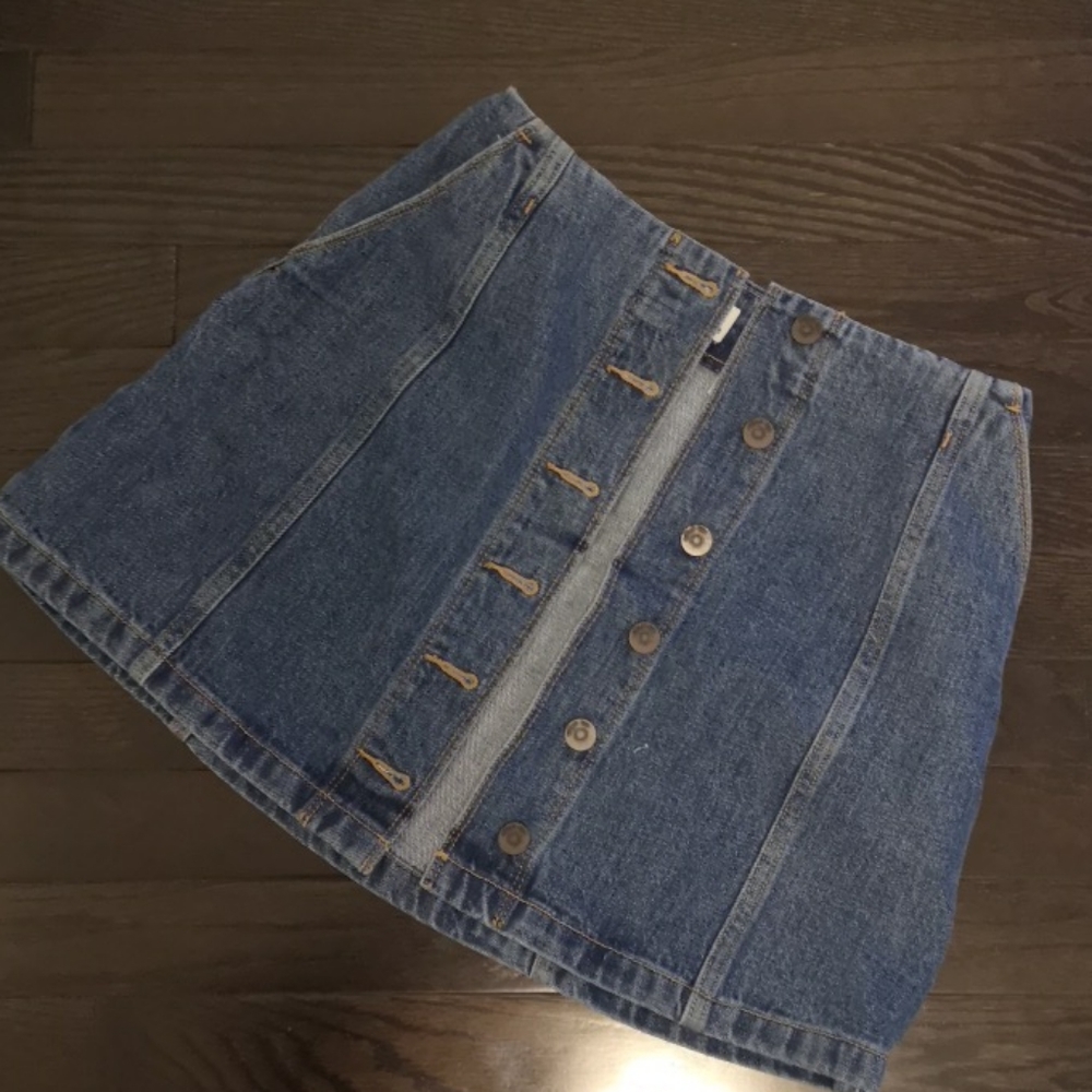 denim short skirt